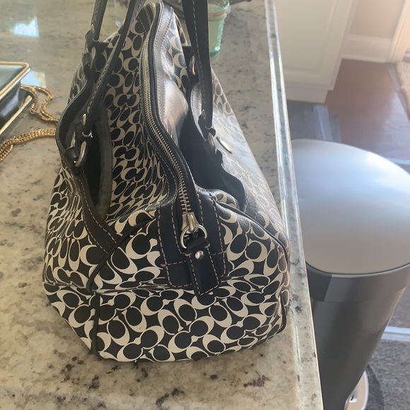 Adorable authentic coach bag! - Picture 4 of 6